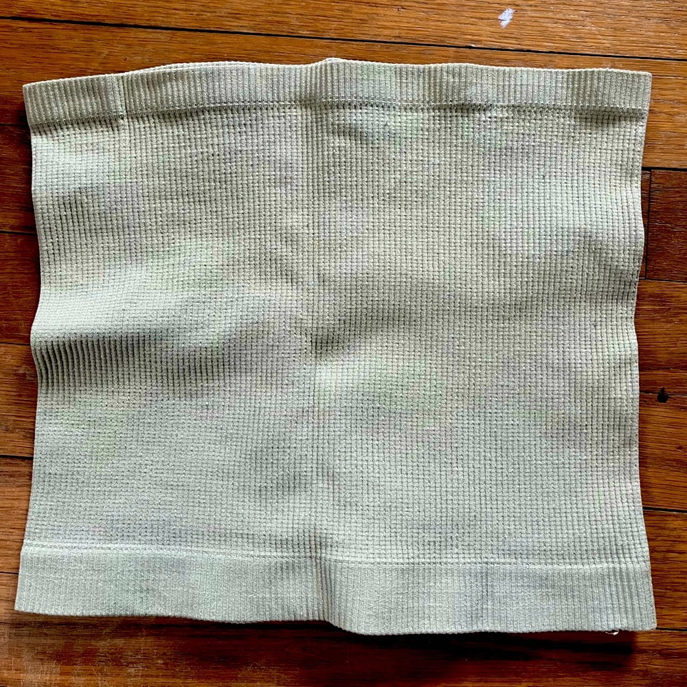 URBAN OUTFITTERS TUBE TOP